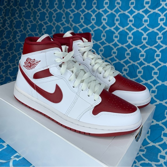 Nike Women’s size 7.5 Air Jordan 1 Mid white pomegranate red sneakers wmns high - Picture 1 of 6